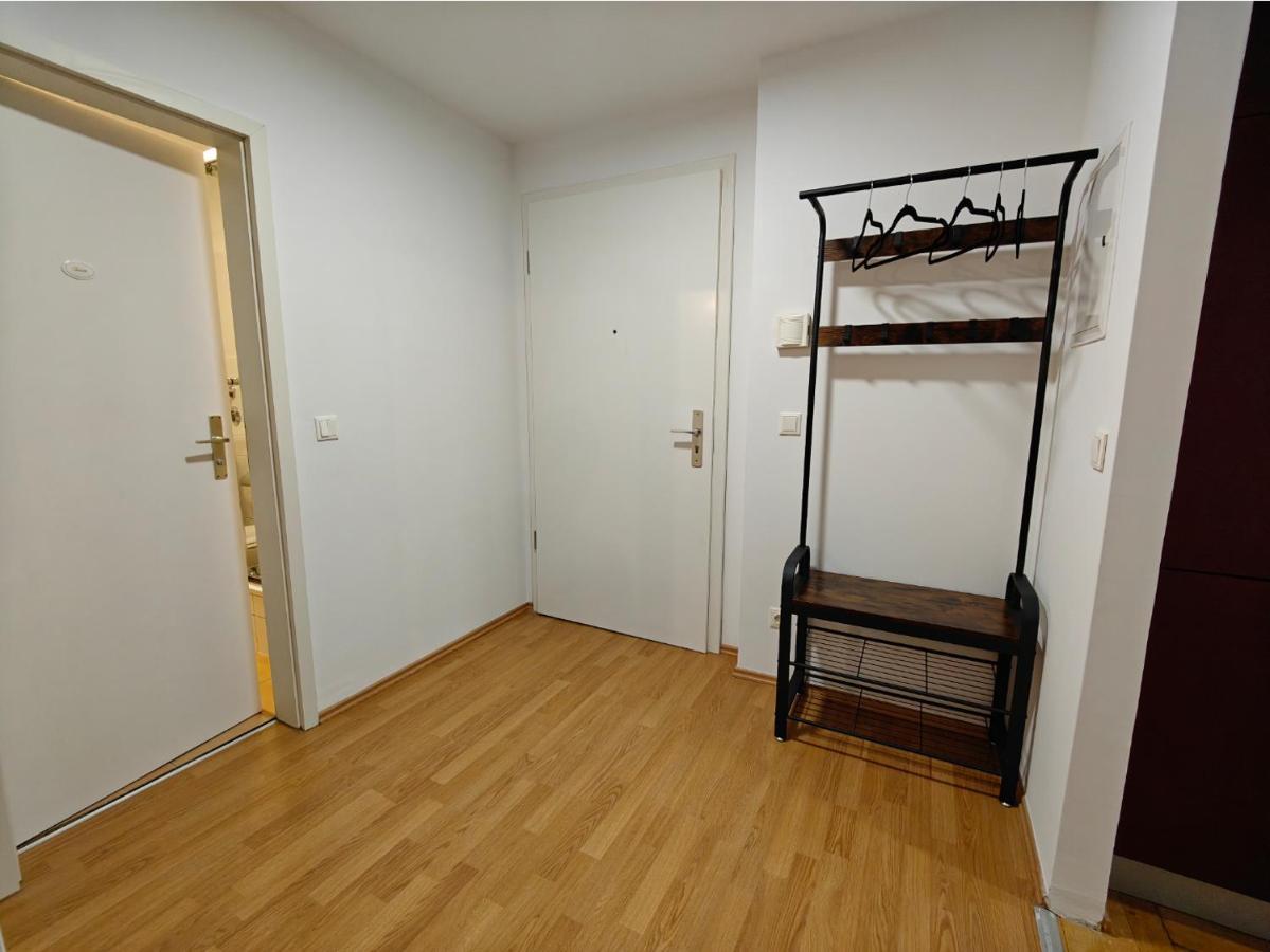 2Br Apartment, Parking, Wi-Fi, Tv In Berlin Karow Berlim Exterior foto