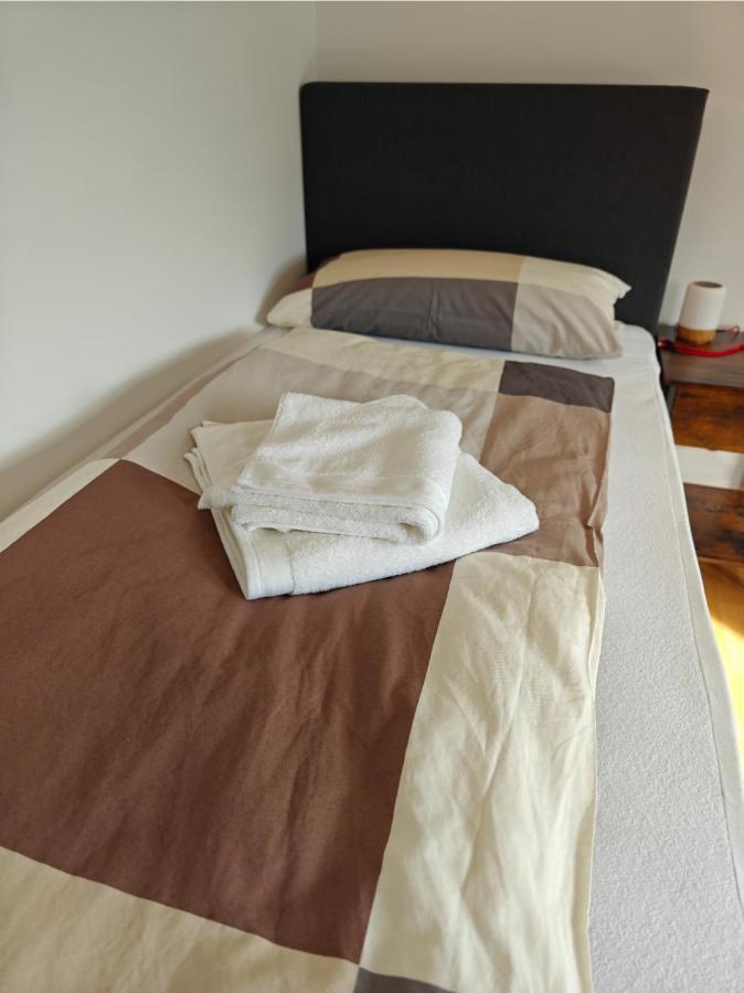 2Br Apartment, Parking, Wi-Fi, Tv In Berlin Karow Berlim Exterior foto